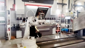 Robotic Bending System (Bystronic, Switzerland)